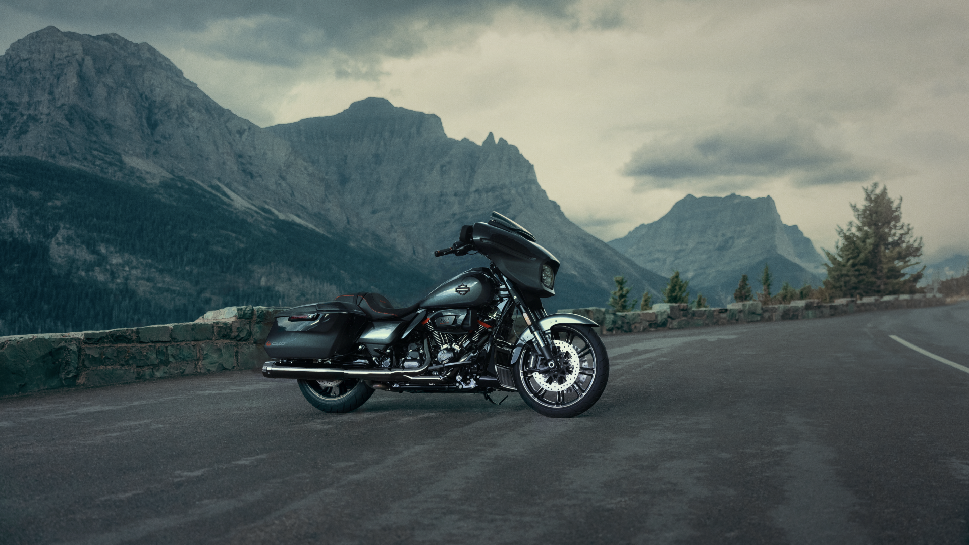 CVO Street Glide™
Chef d’œuvre en mouvement